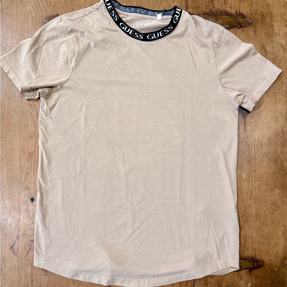 GUESS Beige Men's T-Shirt size medium - Picture 2 of 6